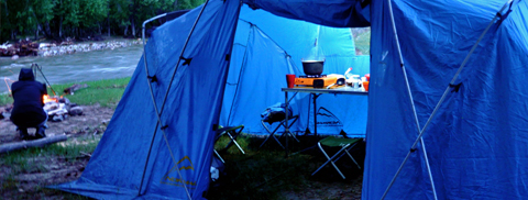 Палаточный лагерь в Горном Алтае на реке Яломан
