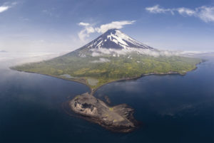Остров Атласова и вулкан Алаид
