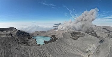 Извержение вулкана Эбеко, Северные Курильские острова